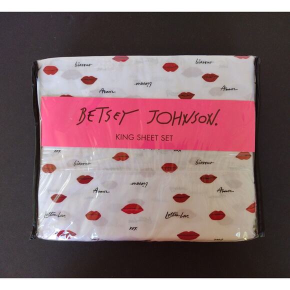 New Betsey Johnson LOVE LIPS King Sheet Set ~ Easy Care Wrinkle Resistant NIP